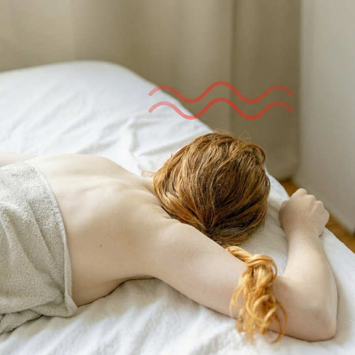 Un montón de almohadas como apaño debajo de la cabeza